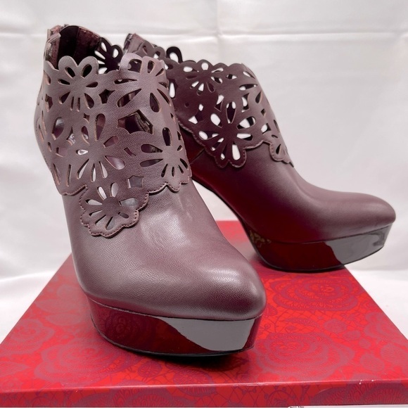 CARLOS By Carlos Santana Wine Linz High Heeled Bootie Size 9 - Picture 3 of 10